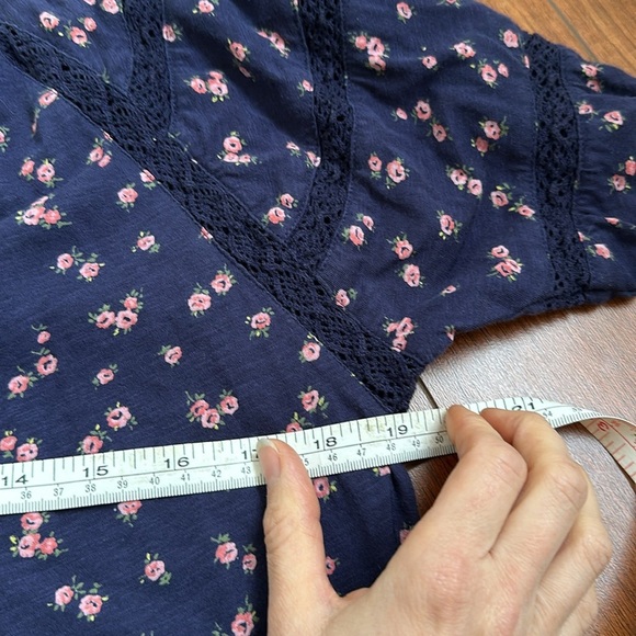 Lucky Brand Women’s Long Sleeve Floral and Lace Peasant Style Blouse Small - Picture 5 of 6